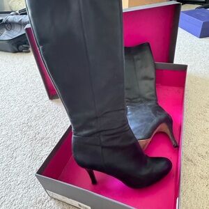 Vince Camuto Black Heeled Boots Sleek Leather Design